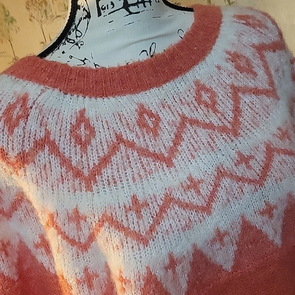 Cute Sweater - Picture 2 of 5
